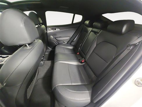 Used 2020 Kia Stinger GT1 image 13