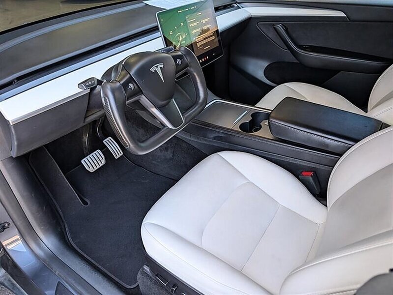 Used 2023 Tesla Model Y Performance AWD/4WD image 2