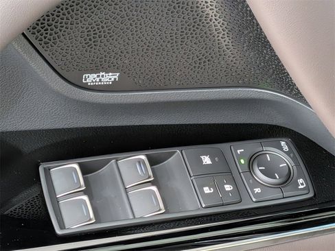 New 2025 Lexus LX 600 4WD w/ Luxury Package image 20