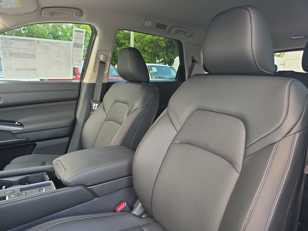 New 2026 Nissan Pathfinder SL FWD image 26