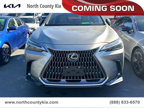 Used 2024 Lexus NX 250 FWD w/ Premium Package image 2