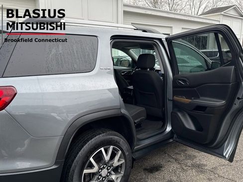 Used 2020 GMC Acadia SLE w/ Driver Convenience Package image 12