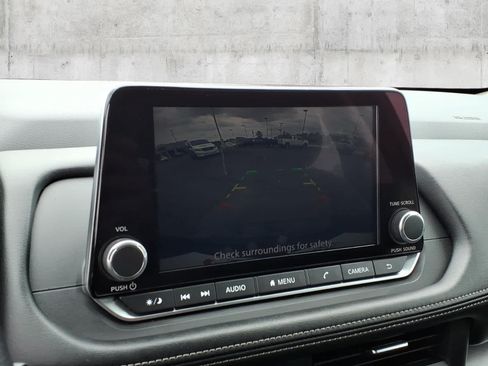 Used 2024 Nissan Rogue SV AWD/4WD image 17