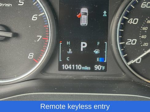 Used 2018 Mitsubishi Outlander AWD image 3