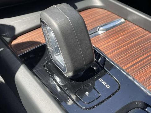 Used 2023 Volvo XC60 B5 Plus w/ Climate Package AWD/4WD image 28