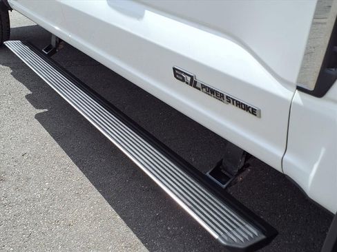 Used 2024 Ford F250 Platinum image 11