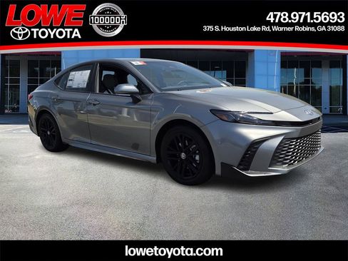 New 2026 Toyota Camry SE FWD image 1