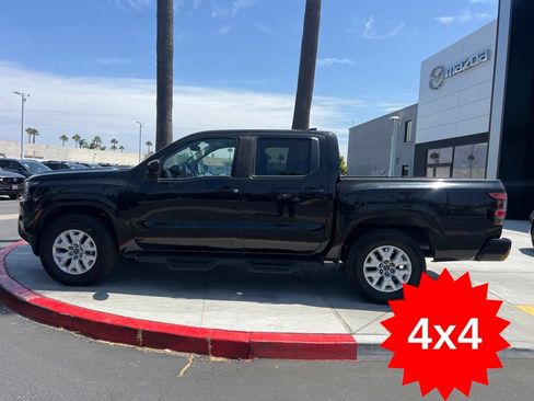 Used 2022 Nissan Frontier SV AWD/4WD image 2