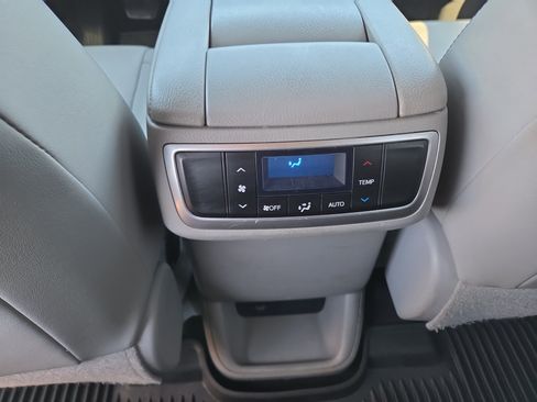 Certified 2019 Toyota Highlander XLE image 20