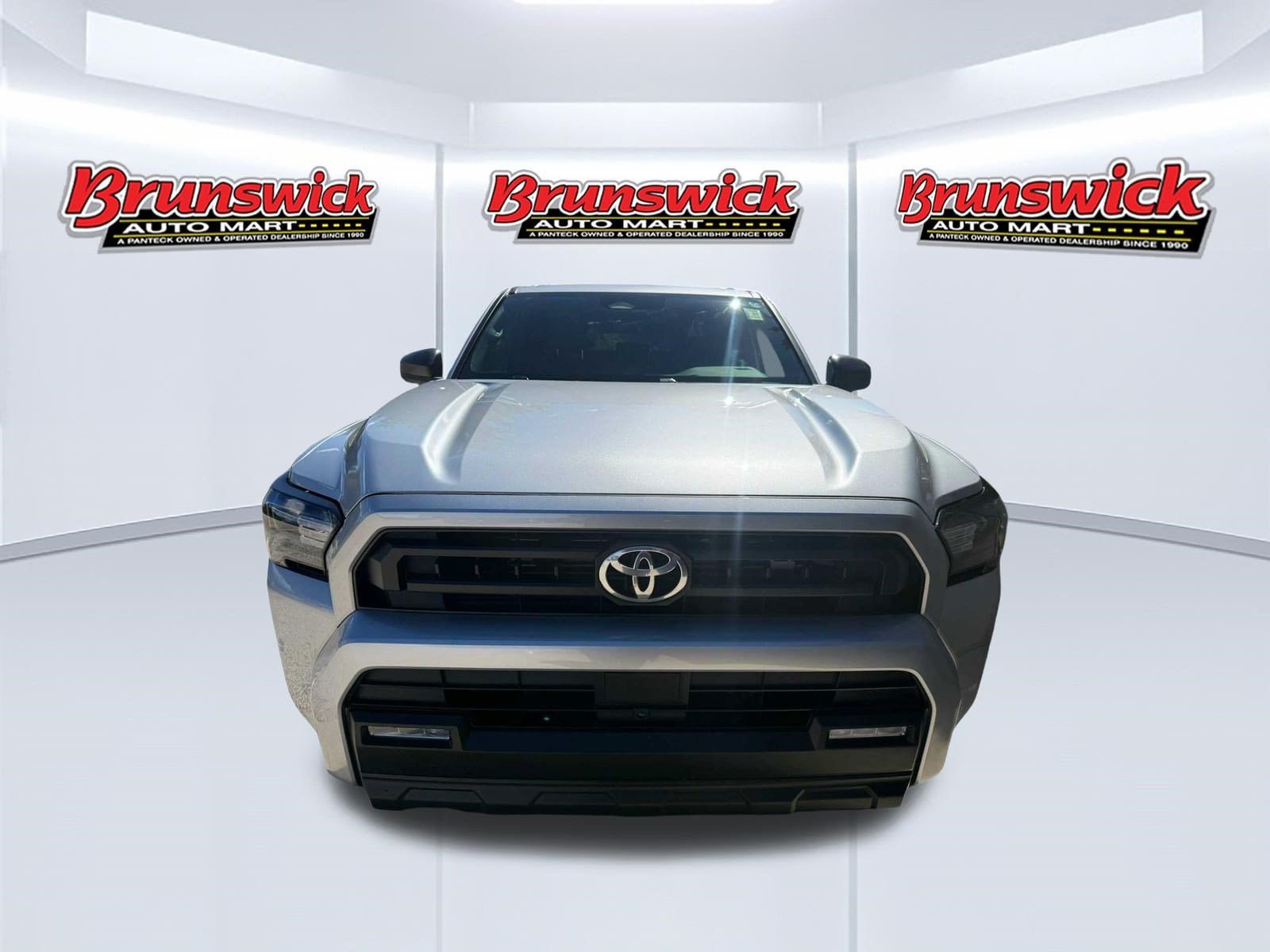 Used 2025 Toyota 4Runner SR5 AWD/4WD image 3