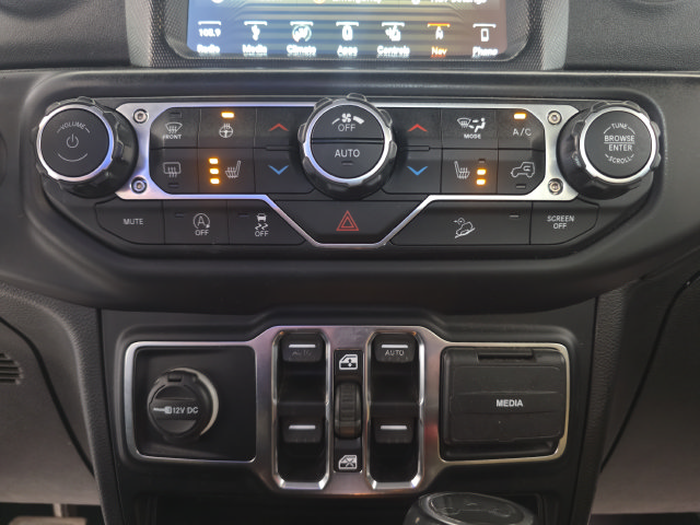 Used 2019 Jeep Wrangler Unlimited Sahara AWD/4WD image 20