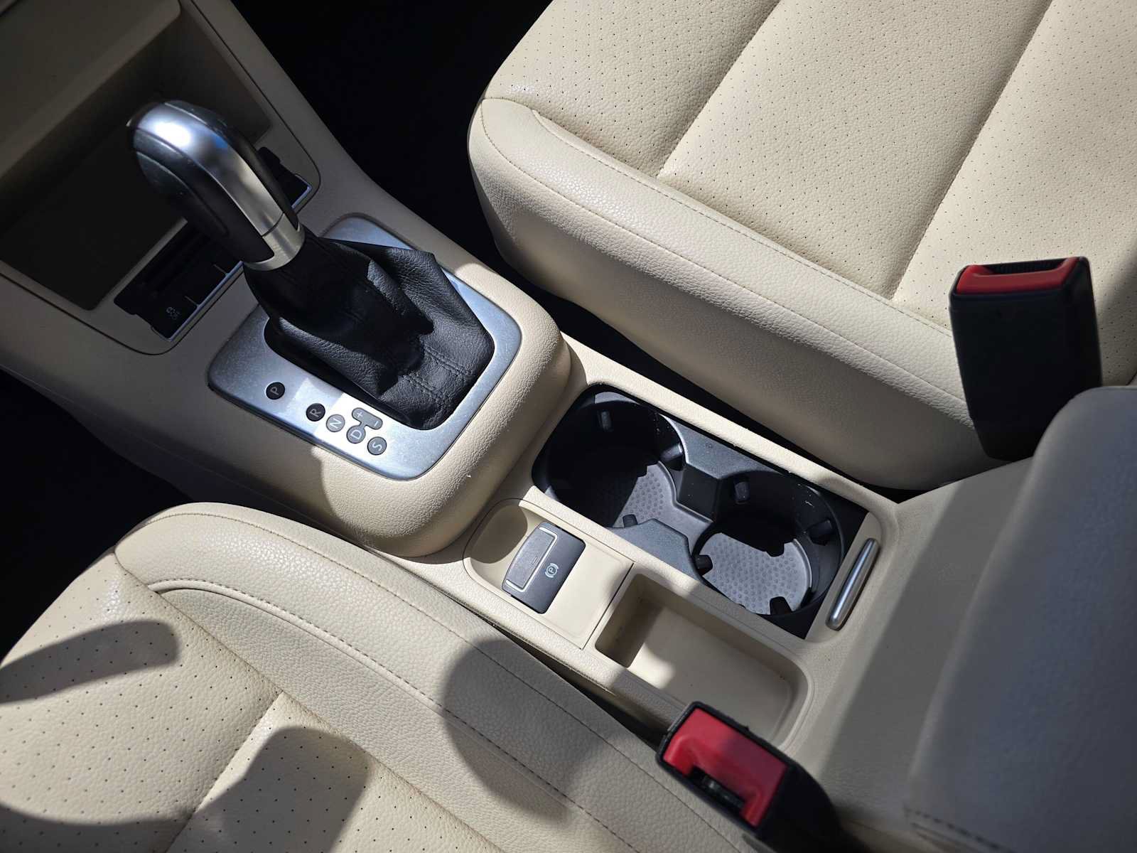 Used 2014 Volkswagen Tiguan SE FWD image 29