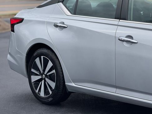 Used 2022 Nissan Altima 2.5 SV image 9