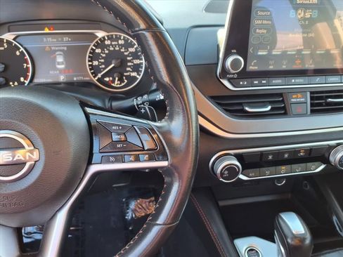 Used 2024 Nissan Altima 2.5 SR image 11