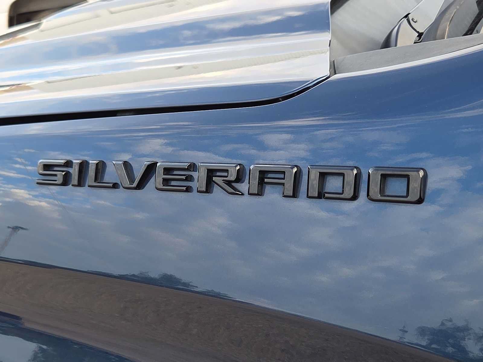 Used 2020 Chevrolet Silverado 1500 Custom w/ Custom Value Package RWD image 11