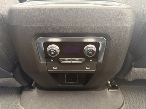 Used 2022 GMC Yukon Denali w/ Denali Premium Package image 28