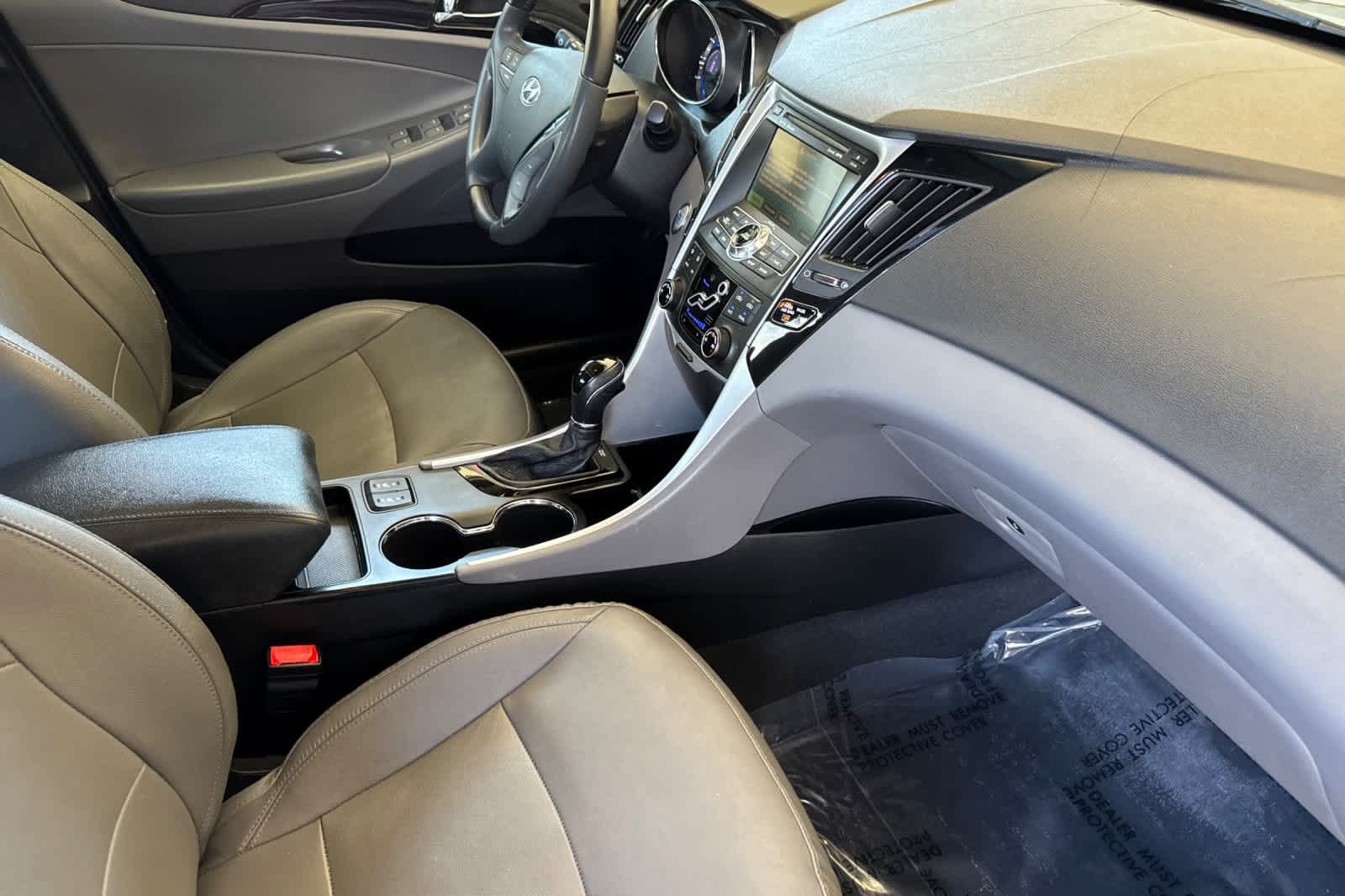 Used 2011 Hyundai Sonata Limited w/ Navigation Pkg 5 FWD image 16