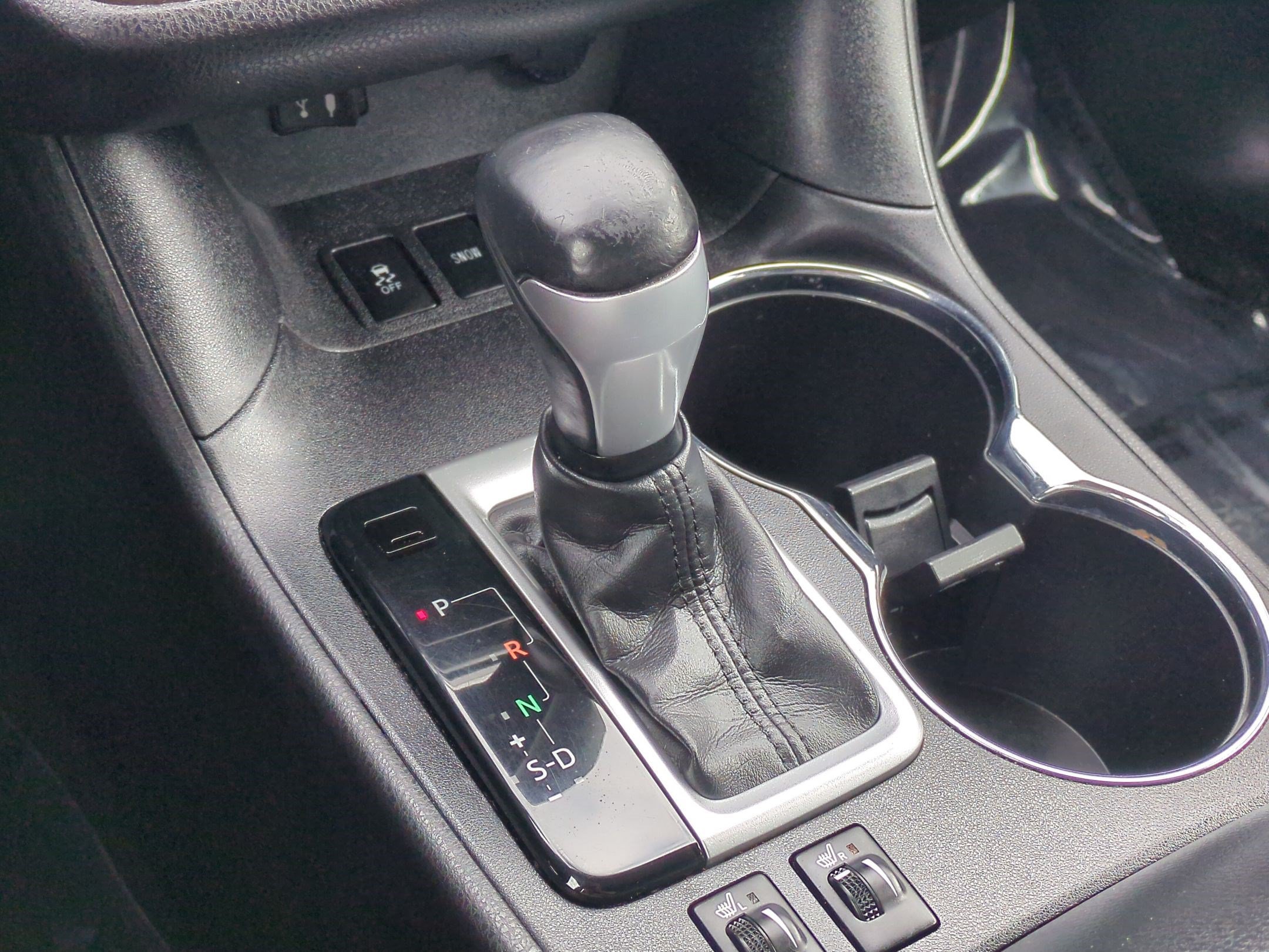 Used 2015 Toyota Highlander XLE FWD image 24