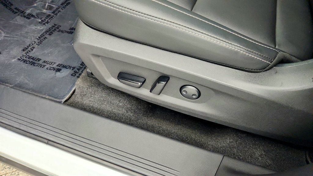 Used 2025 Nissan Murano SL AWD/4WD image 12