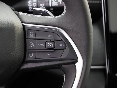 New 2025 Jeep Grand Cherokee 4WD image 23