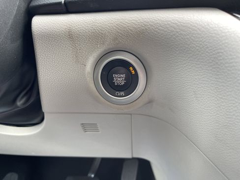 Used 2022 Chrysler Pacifica Touring-L FWD image 22