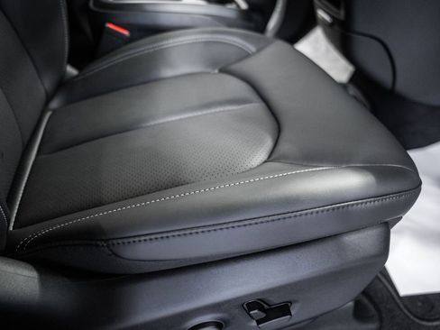 New 2026 Chrysler Pacifica Select image 32