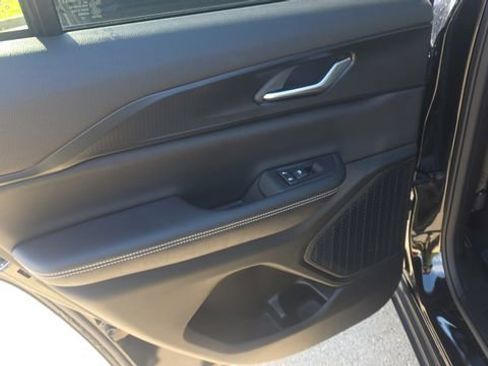 Used 2023 Jeep Grand Cherokee Altitude RWD image 16