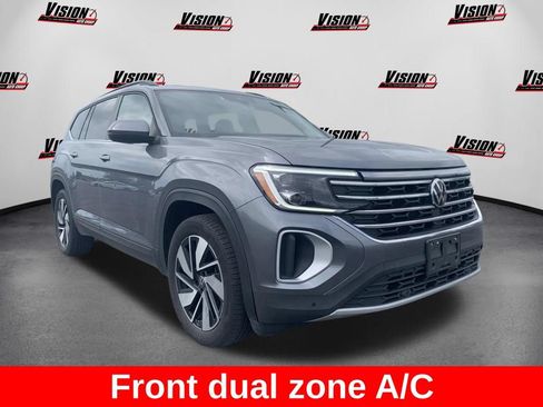 Used 2025 Volkswagen Atlas SE AWD/4WD image 4