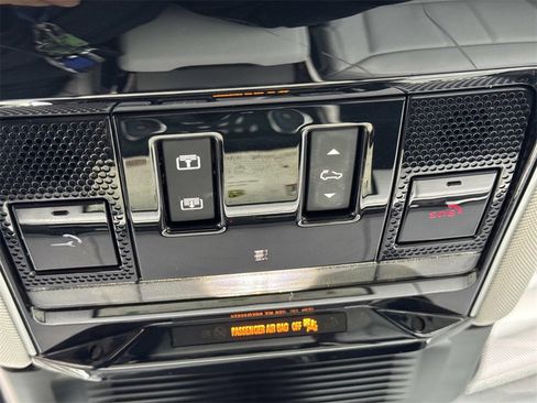 Used 2023 Land Rover Range Rover Sport SE image 23