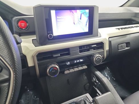 Certified 2024 Toyota Tacoma TRD Off-Road AWD/4WD image 20