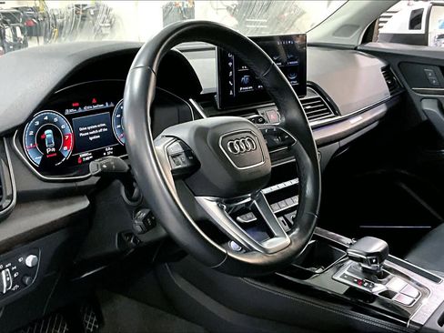 Used 2021 Audi Q5 Prestige w/ Prestige Package image 17