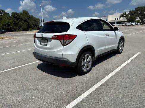 Used 2019 Honda HR-V LX image 5