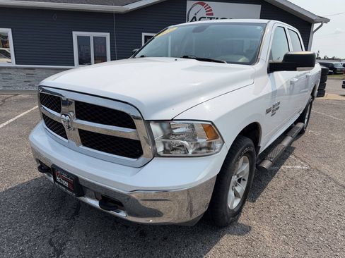 Used 2022 RAM 1500 Classic SLT w/ Electronics Convenience Group AWD/4WD image 9
