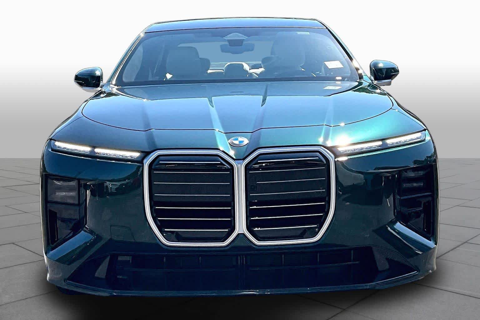 New 2027 BMW 740i w/ Executive Package RWD image 3