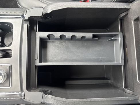 Used 2024 Ford Expedition XLT image 30