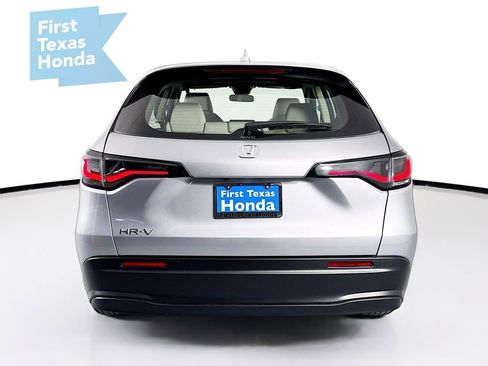 Used 2023 Honda HR-V LX image 6