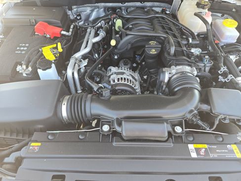 Used 2025 Jeep Wrangler Unlimited Sport AWD/4WD image 34