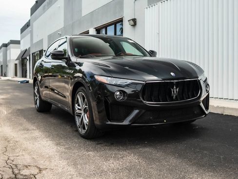 Used 2019 Maserati Levante Trofeo AWD/4WD image 3