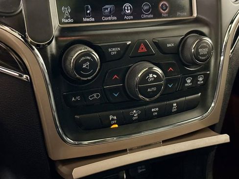 Used 2015 Jeep Grand Cherokee Overland w/ Advanced Technology Group AWD/4WD image 37