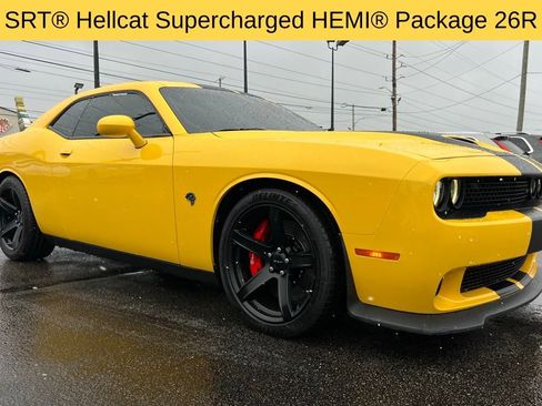 Used 2017 Dodge Challenger SRT Hellcat image 10