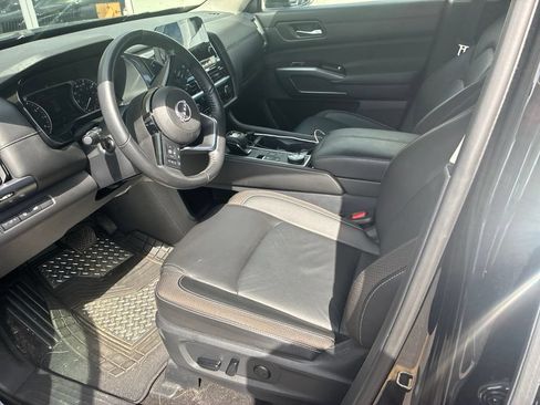 Certified 2024 Nissan Pathfinder SL AWD/4WD image 9
