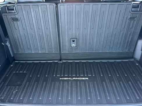 Used 2022 Toyota Highlander Limited AWD/4WD image 16