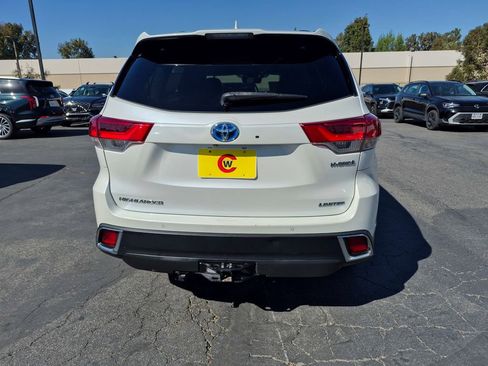 Used 2019 Toyota Highlander Limited Platinum image 6