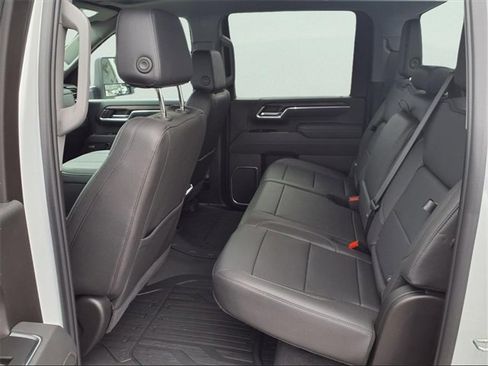 New 2025 GMC Sierra 2500 SLT w/ SLT Convenience Package image 18