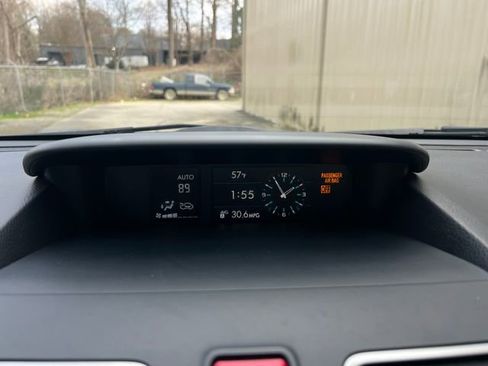 Used 2017 Subaru Forester 2.5i Premium image 25