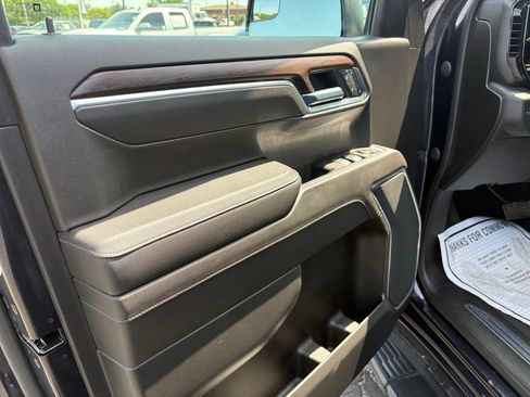 Used 2022 GMC Sierra 1500 SLT w/ X31 Off-Road Package AWD/4WD image 14