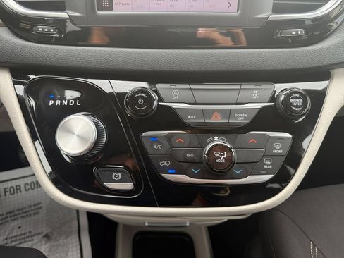 Used 2023 Chrysler Voyager LX FWD image 30