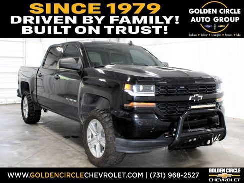 Used 2018 Chevrolet Silverado 1500 Custom w/ Custom Value Package AWD/4WD image 1
