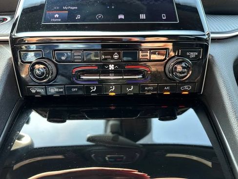 Certified 2024 Jeep Grand Cherokee Altitude AWD/4WD image 18