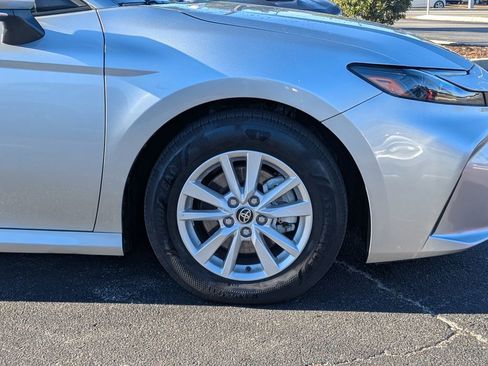 Used 2025 Toyota Camry LE image 12